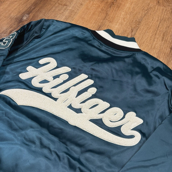 Tommy Hilfiger Philadelphia Eagles Satin Jacket Mens NFL NWT Varsity Green XL - Picture 3 of 7
